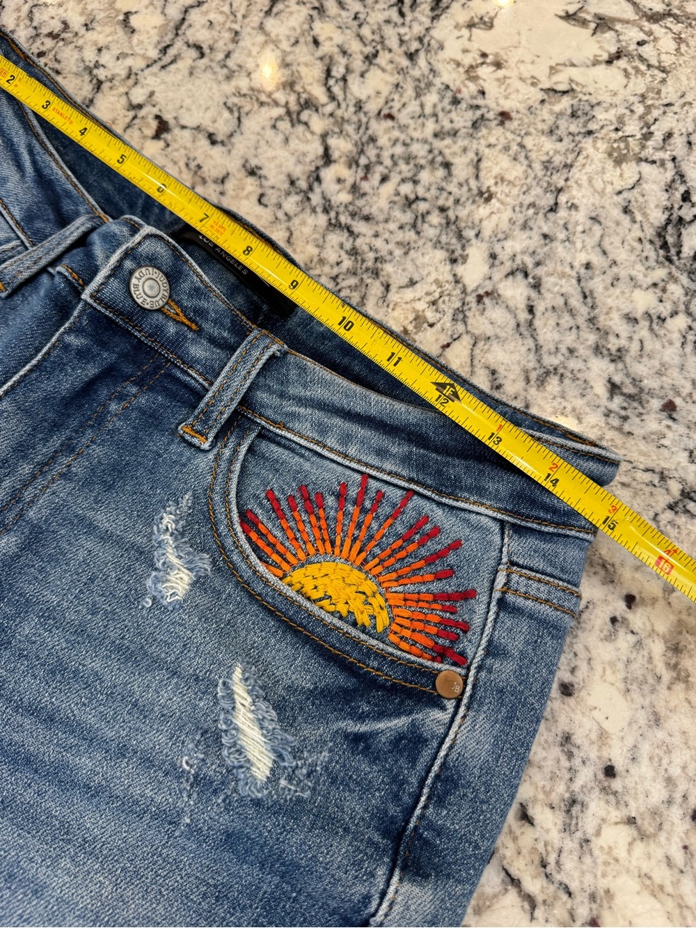 Judy Blue Sunburst Embroidered Distressed Denim Shorts Medium Boho Western - Picture 8 of 8